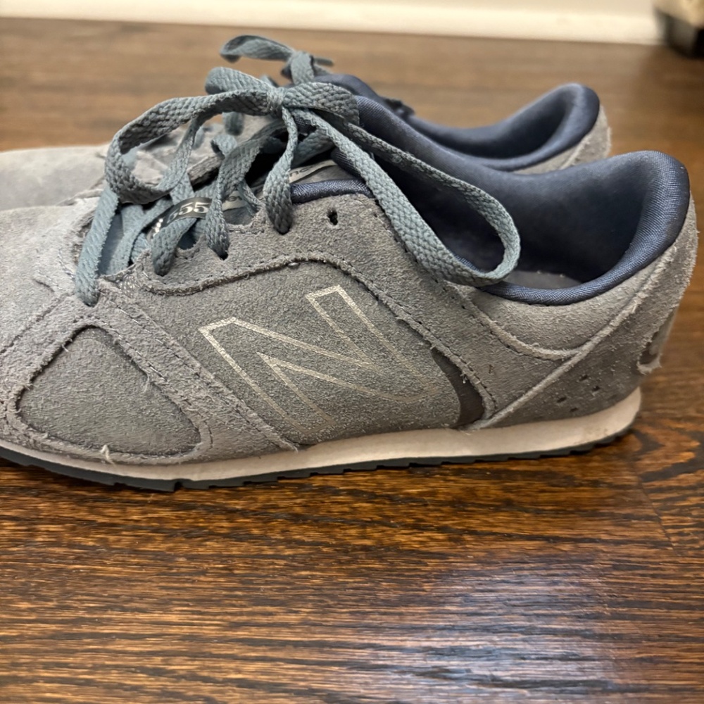 New Balance 555 Retro Charcoal Grey Suede Sneaker, Size 6 - Picture 11 of 15